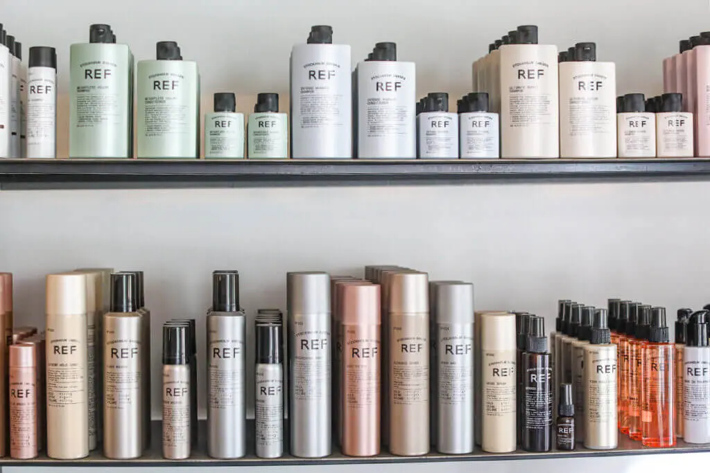 poza salon REF products 2